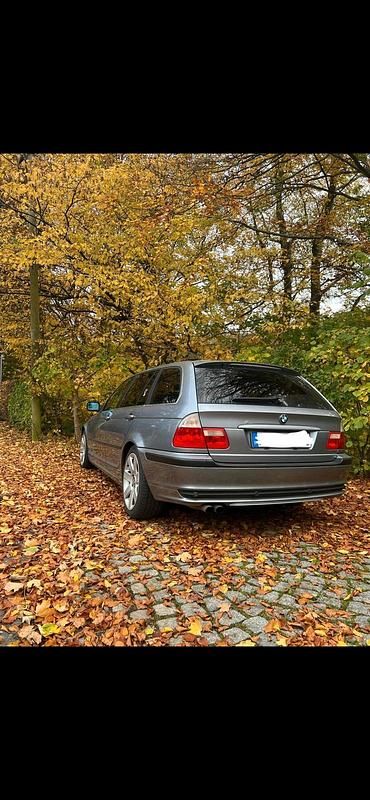 Gebraucht BMW 325 191 PS (140 kW) 2004 Silber Kombi