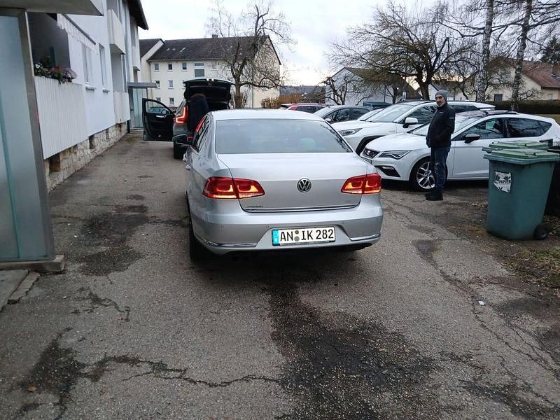 Gebraucht VW Passat Comfortline 140 PS (102 kW) 2014 Grau Limousine