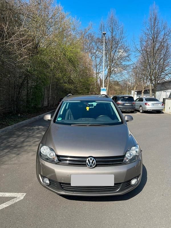 Gebraucht VW Golf Plus Team 122 PS (89 kW) 2011 Braun Van / Kleinbus