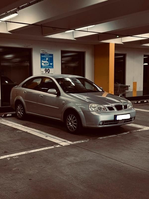 Grau Gebraucht 2003 Chevrolet Nubira CDX Limousine | 3.590 € - Bild 1/4