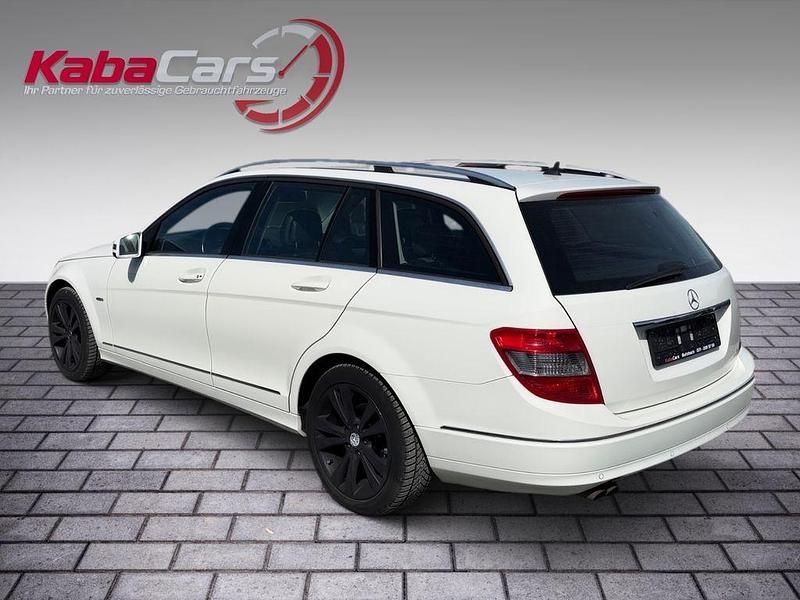 Gebraucht Mercedes C180 156 PS (114 kW) 2010 Weiß Kombi