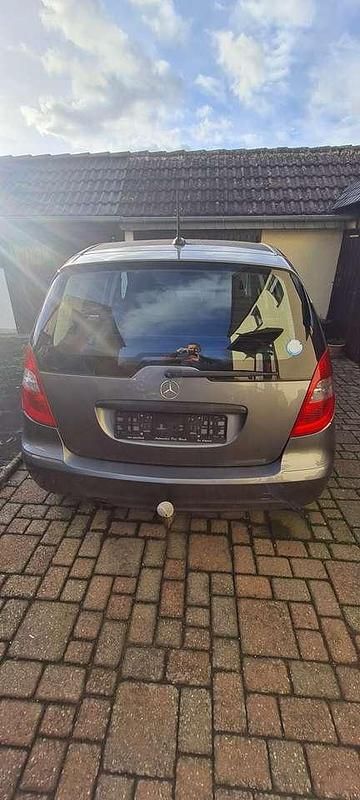 Gebraucht Mercedes A160 95 PS (69 kW) 2012 Silber Limousine