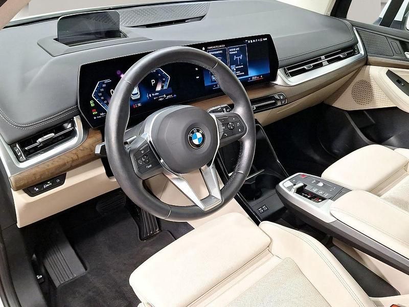 Gebraucht BMW 223 Active Tourer Performance 204 PS (150 kW) 2022 Weiß Van / Kleinbus