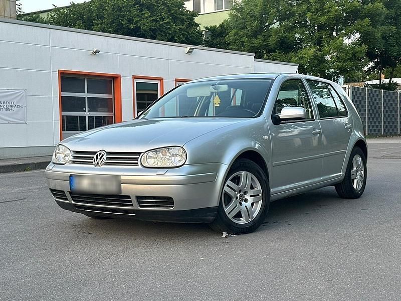 Silber Gebraucht 2000 VW Golf IV Limousine | 3.499 € (Etwas zu teuer) - Bild 1/4