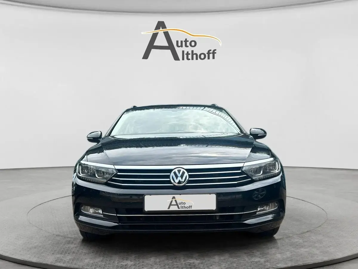 Gebraucht VW Passat Comfortline 150 PS (110 kW) 2018 Schwarz Kombi