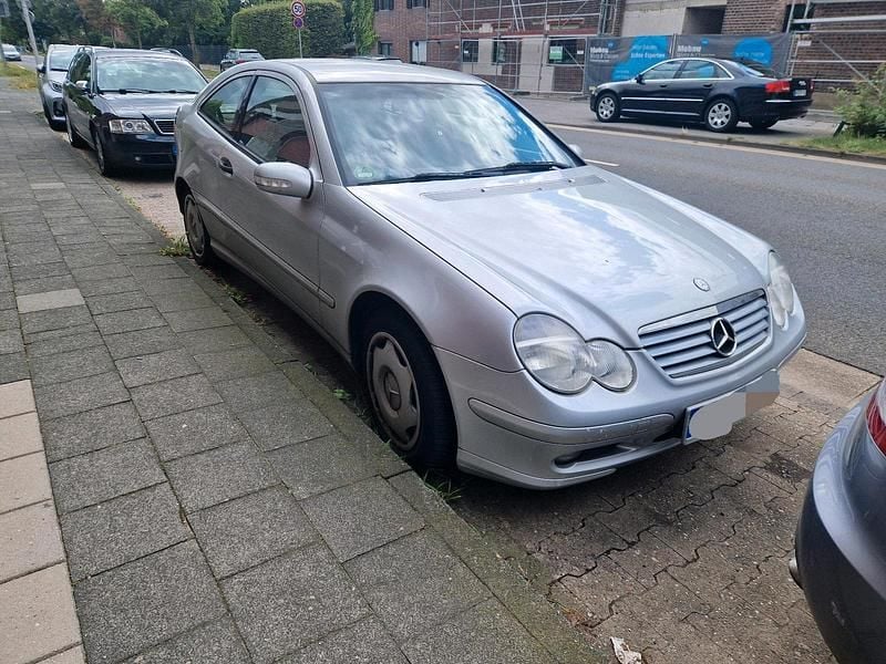 Silber Gebraucht 2003 Mercedes C180 Coupé | 1.000 € (Superpreis) - Bild 1/4