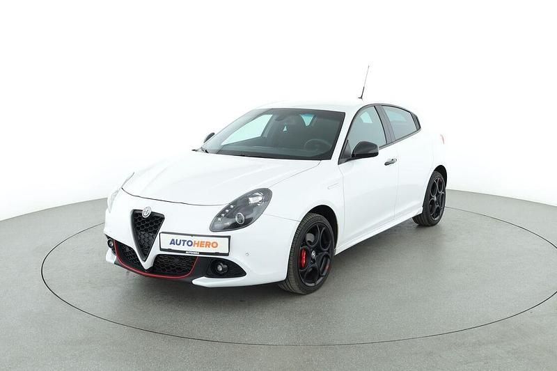 Weiß Gebraucht 2019 Alfa Romeo Giulietta Kleinwagen | 14.610 € (Fairer Preis) - Bild 1/3