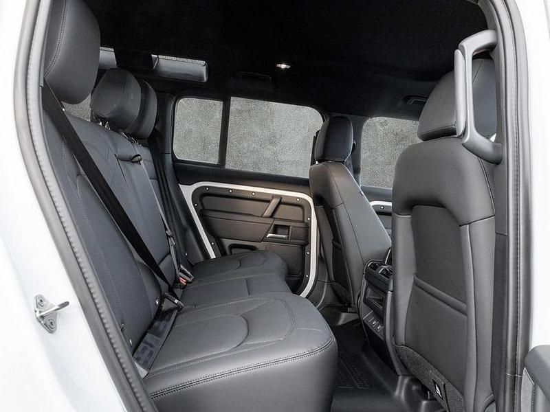 Gebraucht Land Rover Defender SE Dynamic 202 PS (148 kW) 2025 Fuji white SUV