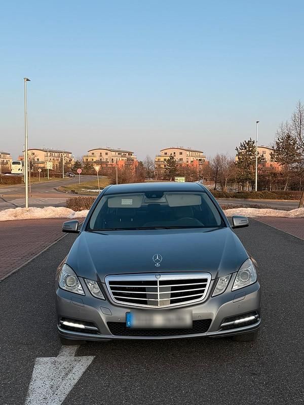 Gebraucht Mercedes E350 231 PS (169 kW) 2010 Silber Limousine