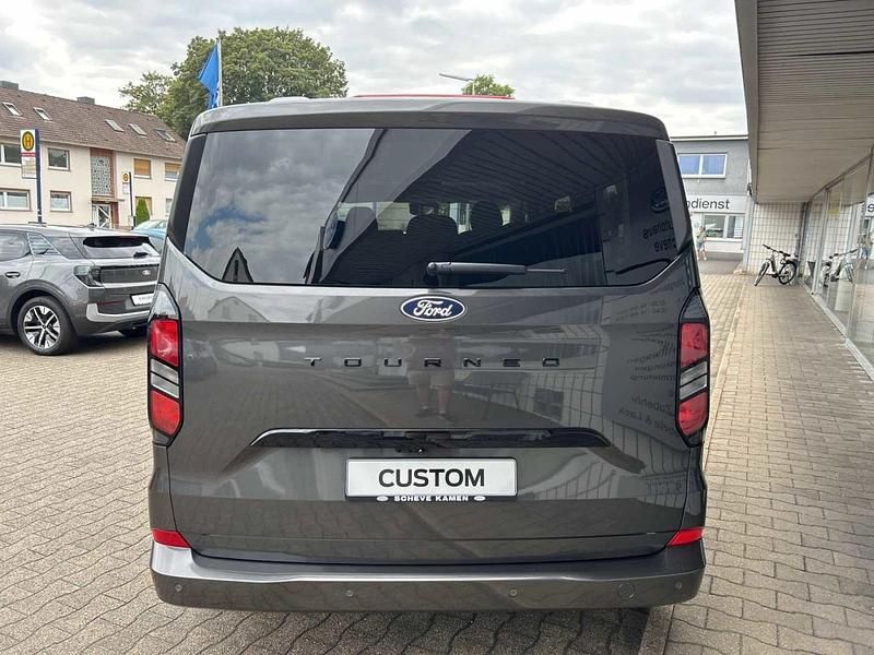 Gebraucht Ford Tourneo Titanium 110 PS (80 kW) 2024 Grau Van / Kleinbus