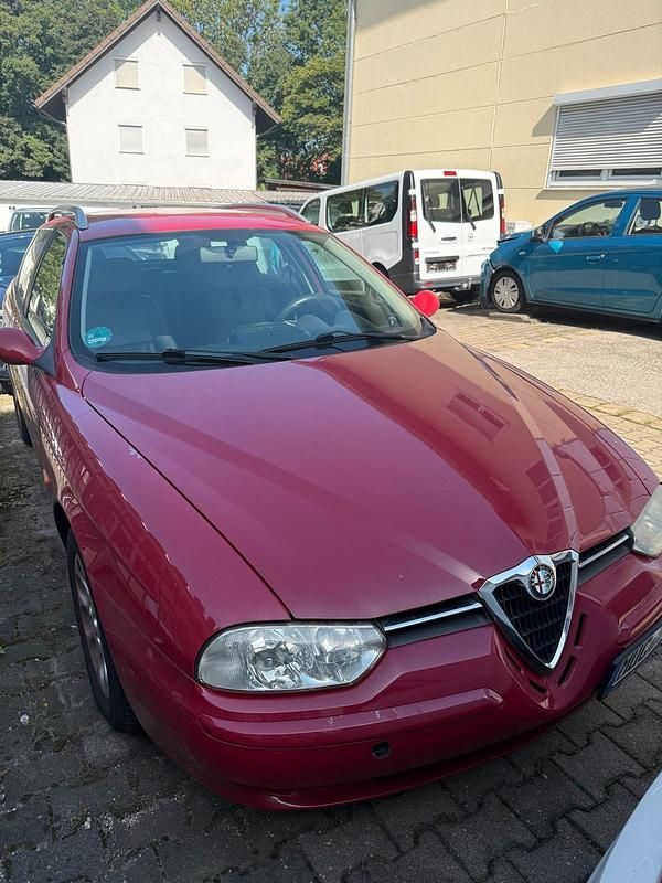 Rot Gebraucht 2002 Alfa Romeo 156 Kombi | 600 € - Bild 1/4