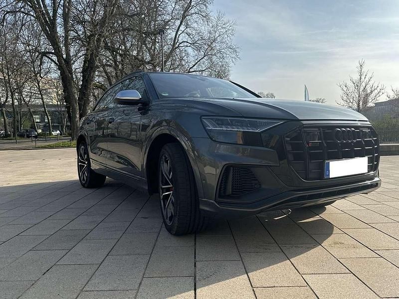 Gebraucht Audi SQ8 507 PS (372 kW) 2024 Daytonagrau perleffekt SUV