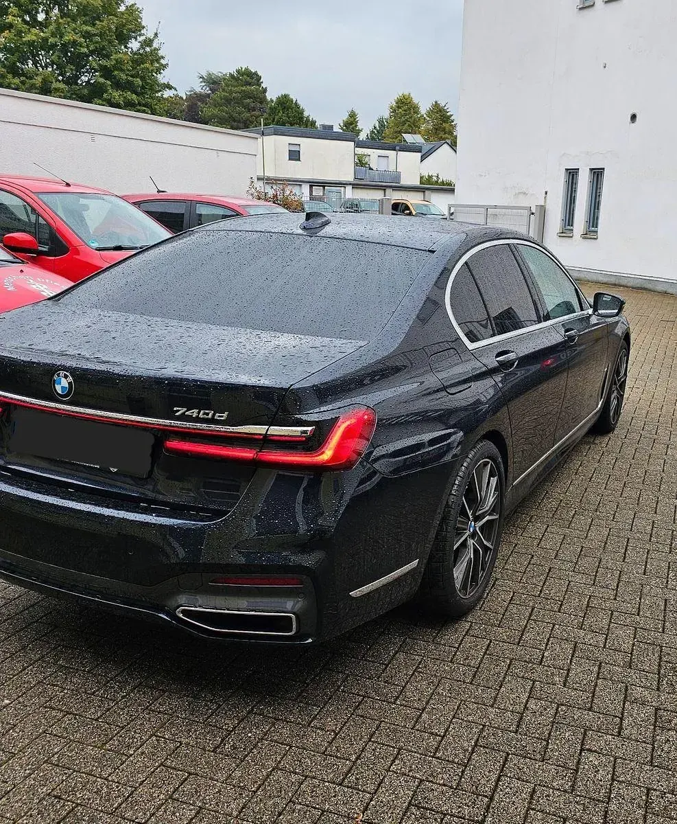 Second-hand BMW 740 Performance 320 CP (235 kW) 2019 Negru Berlinǎ
