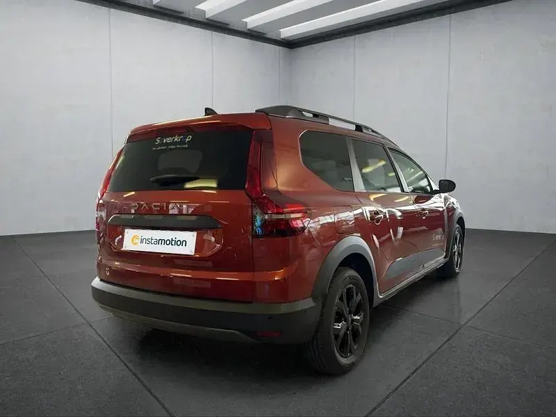 Gebraucht Dacia Jogger 101 PS (74 kW) 2026 Braun Van / Kleinbus