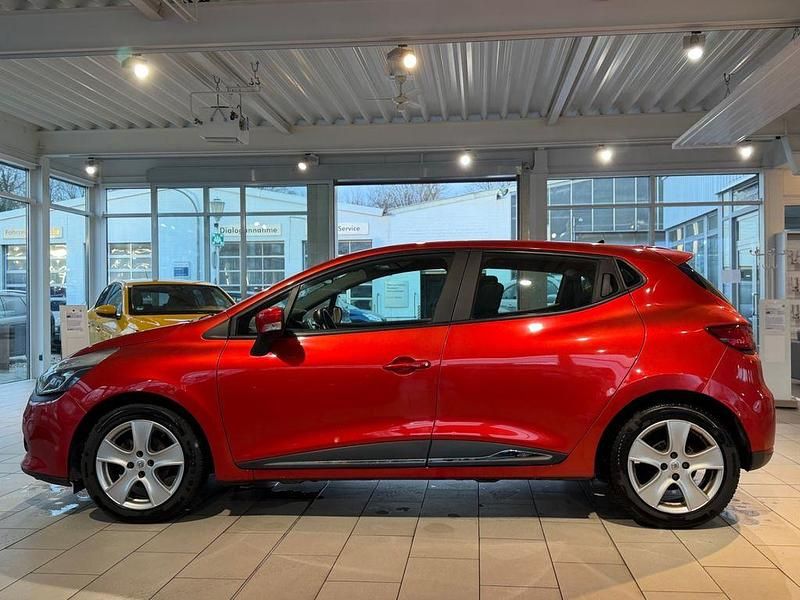 Gebraucht Renault Clio IV Dynamique 120 PS (88 kW) 2015 Rot Limousine