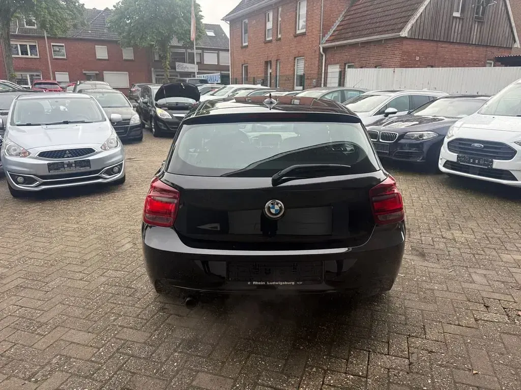 Gebraucht BMW 116 136 PS (100 kW) 2011 Schwarz Kleinwagen