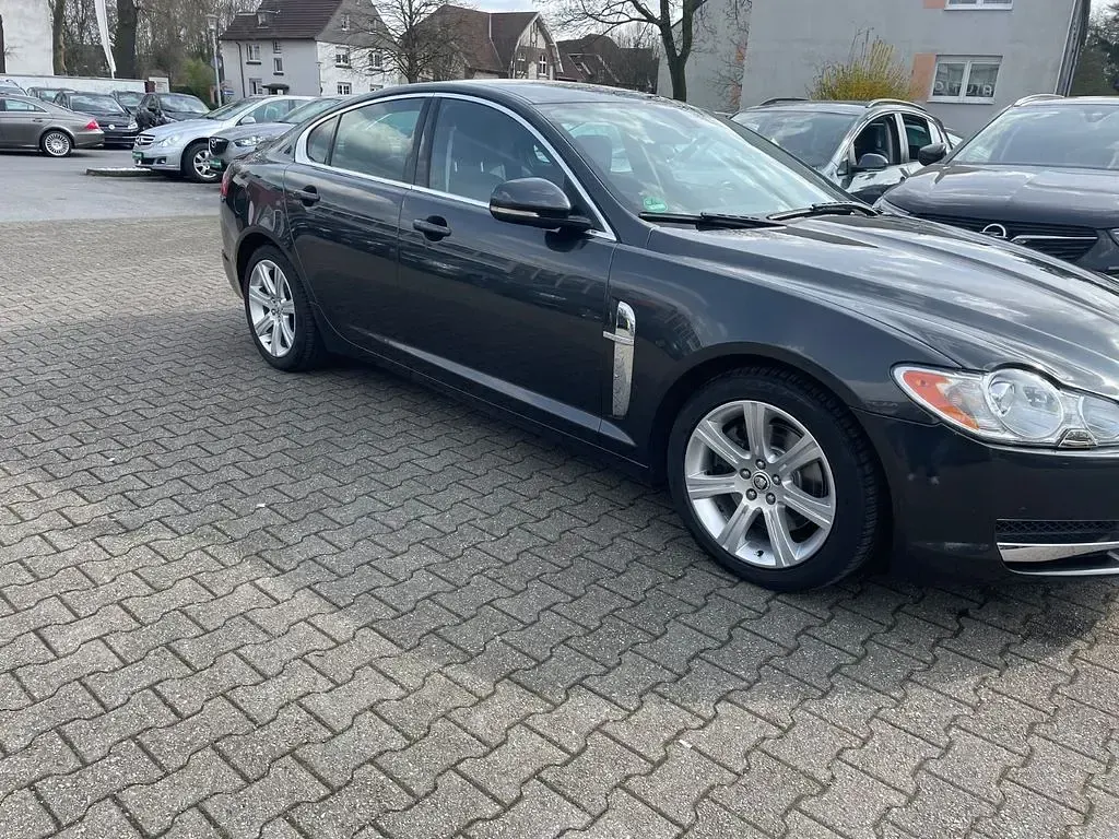 Gebraucht Jaguar XF Luxury 241 PS (177 kW) 2011 Grau Limousine