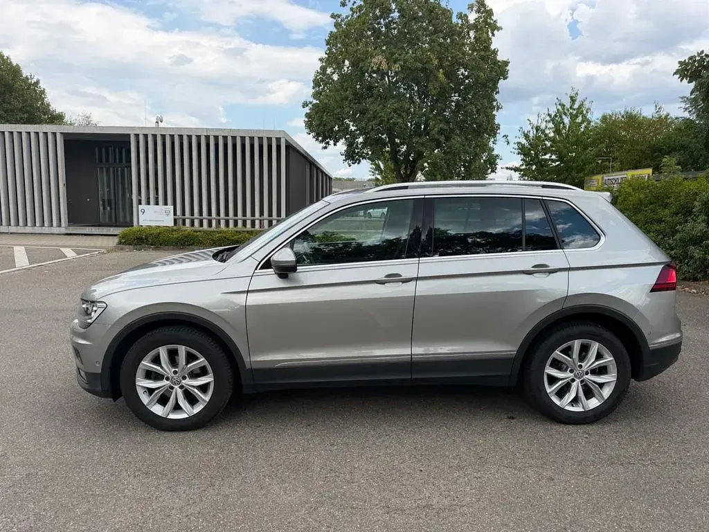 Gebraucht VW Tiguan Highline 150 PS (110 kW) 2020 Silber SUV