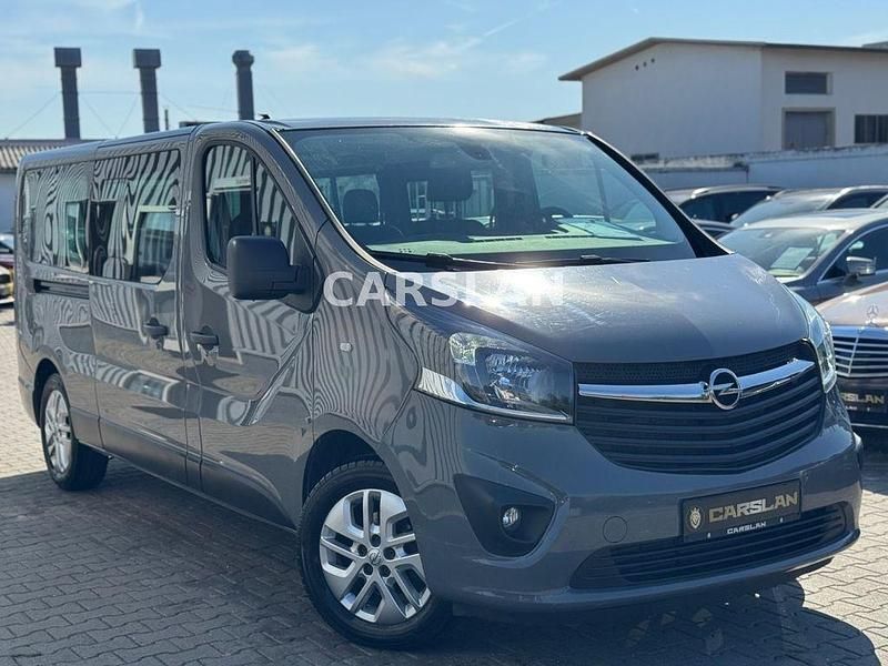 Grau Gebraucht 2016 Opel Vivaro Van | 18.498 € (Teuer) - Bild 1/4