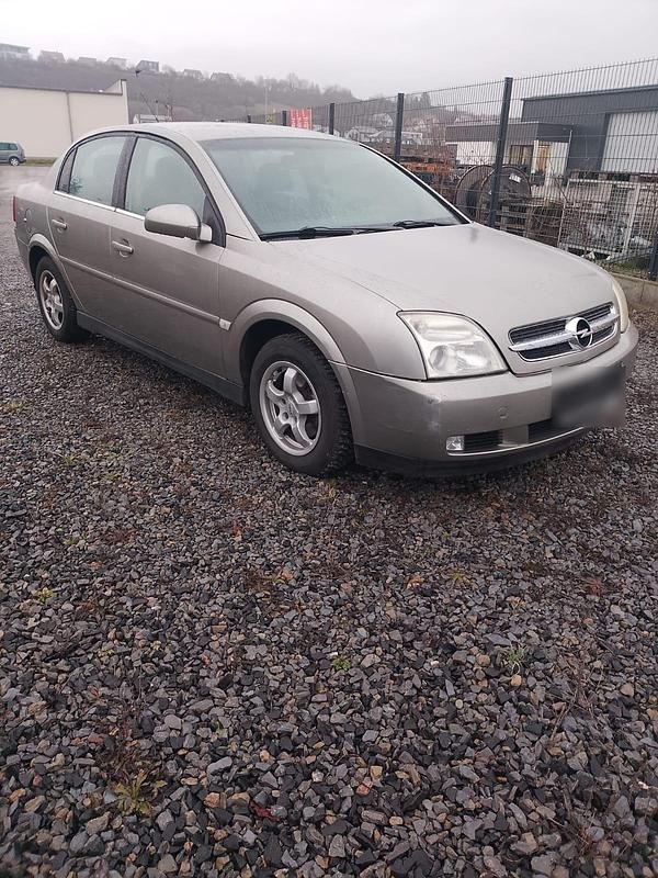 Second-hand Opel Vectra 122 CP (89 kW) 2002 Bej Berlinǎ