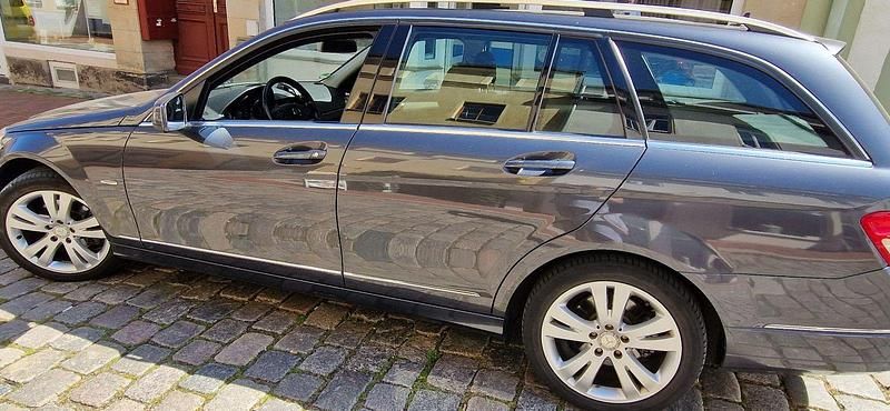 Grau Gebraucht 2009 Mercedes C180 Avantgarde Kombi | 4.500 € (Guter Preis) - Bild 1/4