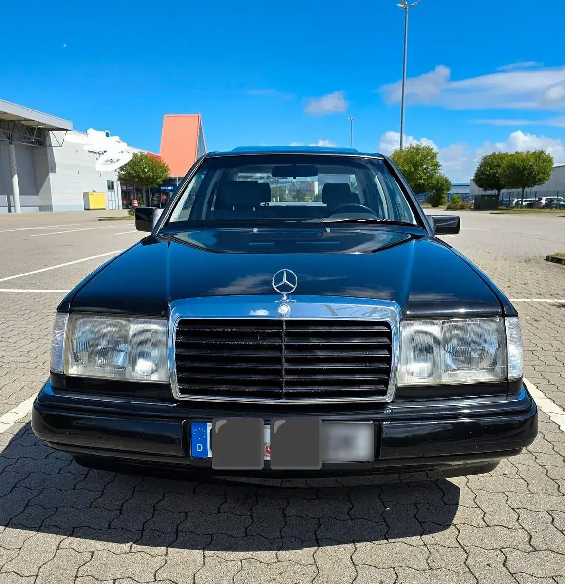 Gebraucht Mercedes 250 94 PS (69 kW) 1990 Schwarz Limousine
