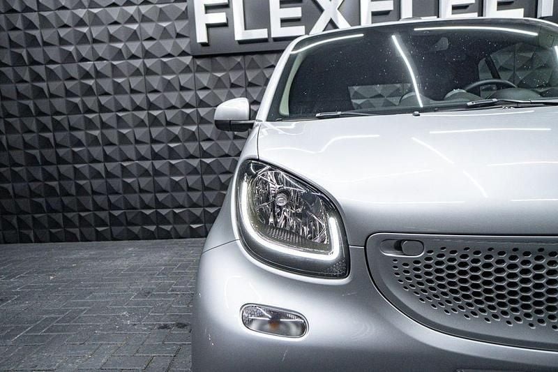 Gebraucht Smart ForTwo Cabrio Passion 90 PS (66 kW) 2019 Silber Cabrio