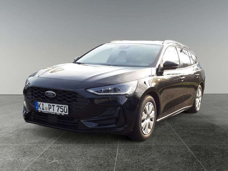 Obsidianschwarz metallic Gebraucht 2024 Ford Focus ST-Line Kombi | 27.300 € (Fairer Preis) - Bild 1/4