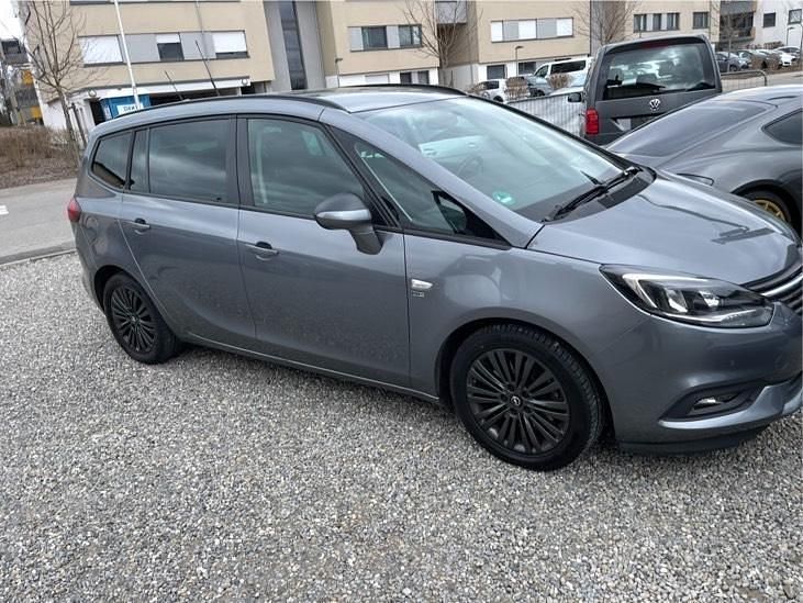 Grau Gebraucht 2019 Opel Zafira Life Edition Van / Kleinbus | 8.900 € (Guter Preis) - Bild 1/4