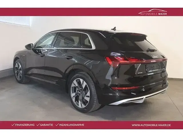 Gebraucht Audi e-tron S-Line 300 kW (408 PS) 2023 Schwarz SUV
