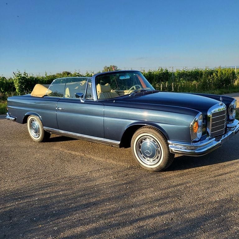 Gebraucht Mercedes W111 160 PS (117 kW) 1970 Blau Cabrio