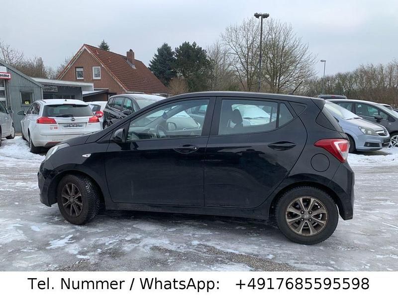 Gebraucht Hyundai i10 Edition 67 PS (49 kW) 2015 Schwarz Kleinwagen