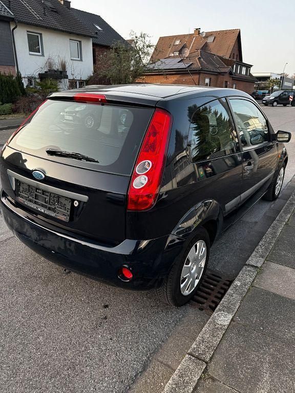 Gebraucht Ford Fiesta Fun X 60 PS (44 kW) 2007 Blau Kleinwagen
