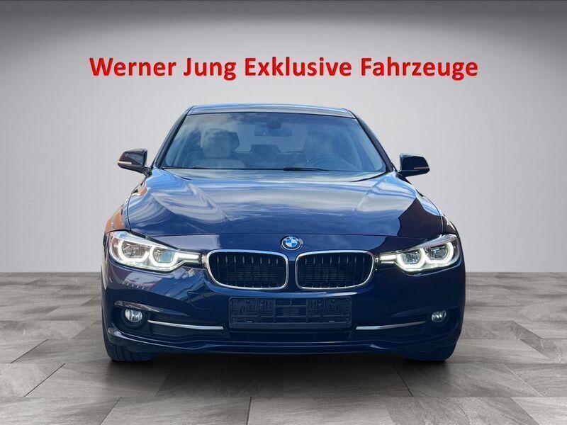 Gebraucht BMW 320 Sport Line 190 PS (139 kW) 2016 Blau Limousine