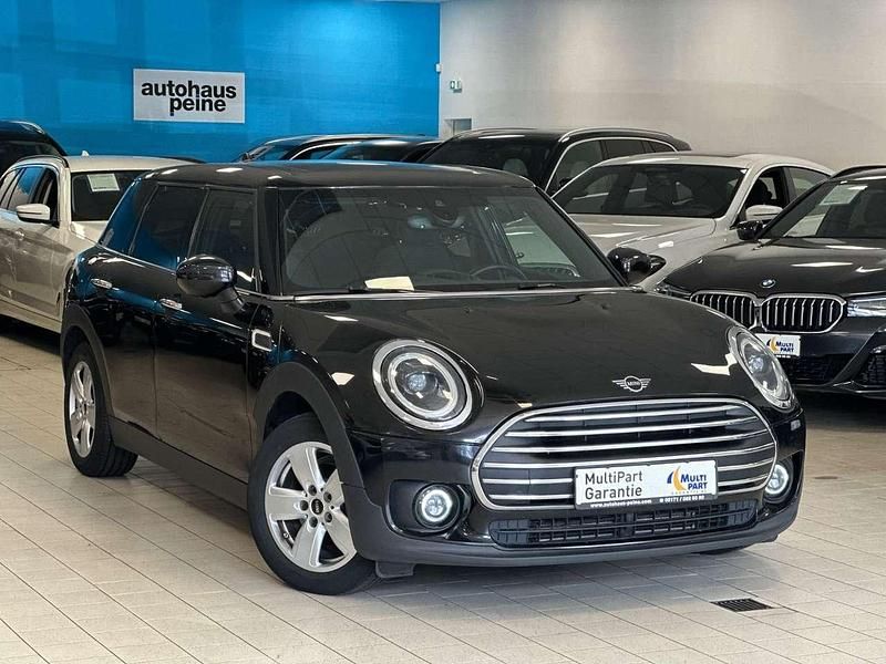 Midnight black metallic Gebraucht 2021 Mini One D Clubman Kombi | 16.797 € (Fairer Preis) - Bild 1/4