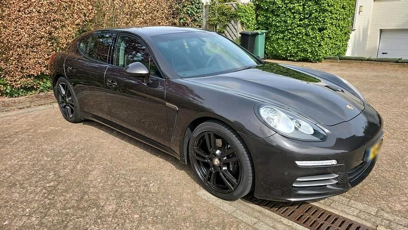 Gebraucht Porsche Panamera 310 PS (228 kW) 2014 Schwarz Kleinwagen