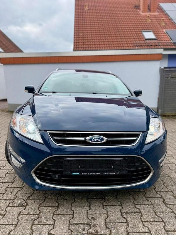 Gebraucht Ford Mondeo Titanium 140 PS (102 kW) 2012 Blau Kombi