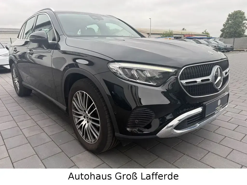 Gebraucht Mercedes GLC220 197 PS (144 kW) 2023 Schwarz SUV
