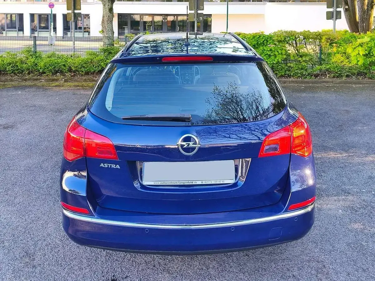 Gebraucht Opel Astra Edition 116 PS (85 kW) 2016 Blau Kombi
