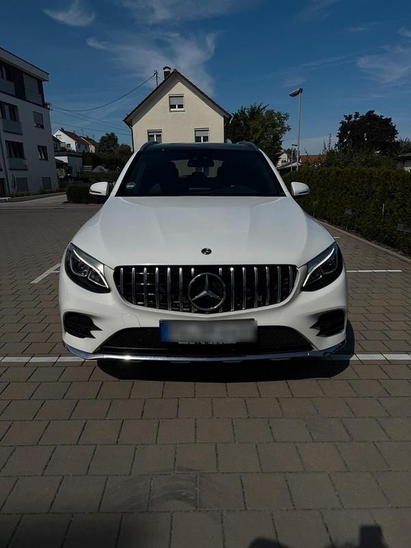 Weiß Gebraucht 2018 Mercedes GLC250 SUV | 27.500 € - Bild 1/4