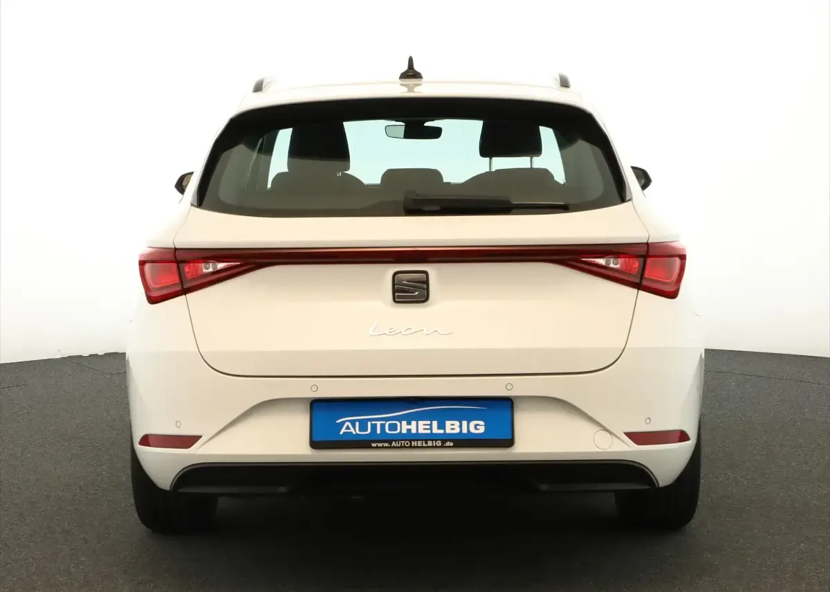 Gebraucht Seat Leon Style 150 PS (110 kW) 2022 White candy
