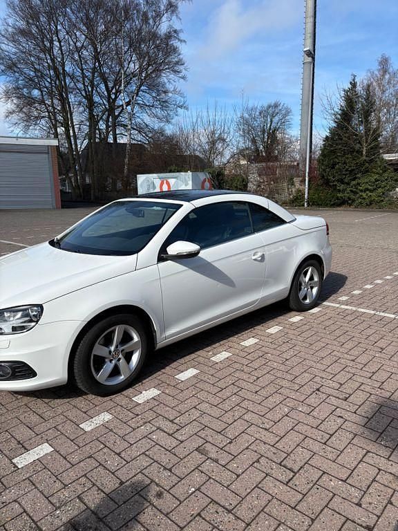 Gebraucht VW Eos 122 PS (89 kW) 2012 Weiß Cabrio