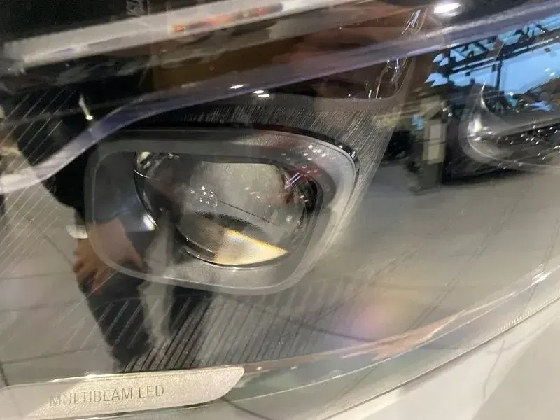 Gebraucht Mercedes V300 AMG 237 PS (174 kW) 2025 Weiß Van / Kleinbus