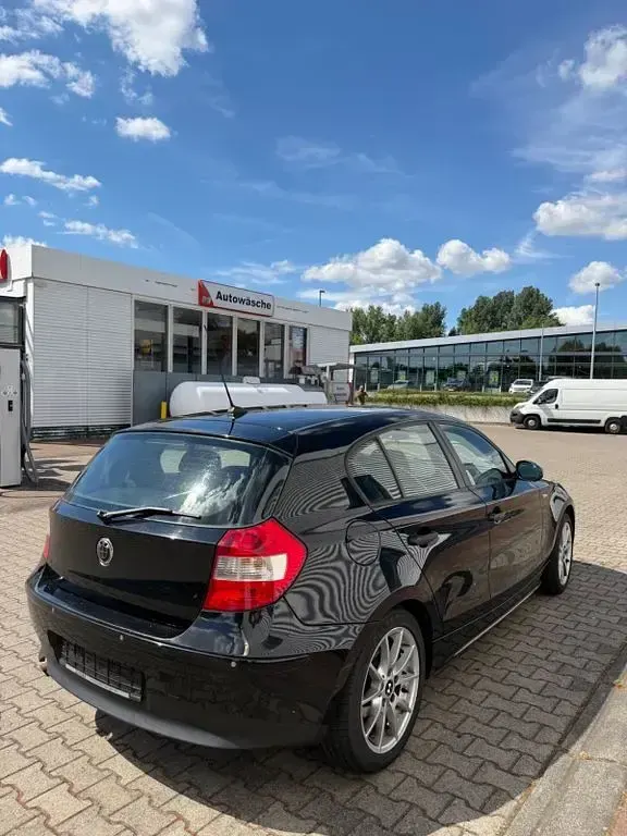 Gebraucht BMW 116 116 PS (85 kW) 2006 Schwarz Kleinwagen