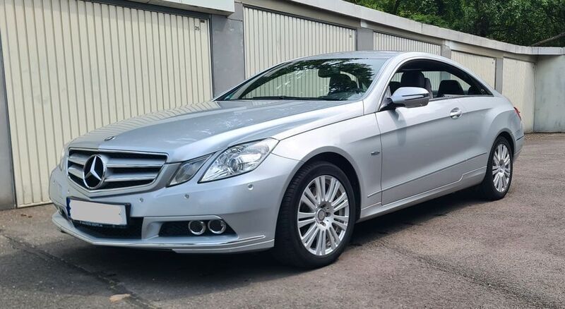 Silber Gebraucht 2009 Mercedes E350 Coupé | 15.880 € (Etwas zu teuer) - Bild 1/4
