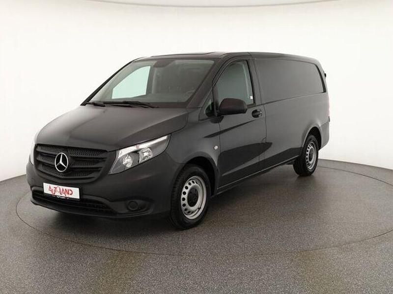Grau Gebraucht 2021 Mercedes Vito Van / Kleinbus | 26.890 € (Teuer) - Bild 1/4