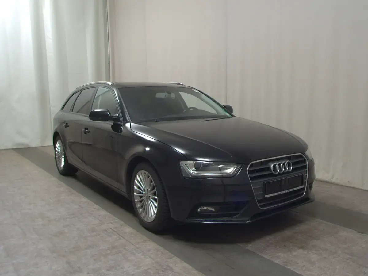 Gebraucht Audi A4 Ambition 150 PS (110 kW) 2015 Mythosschwarz metallic Kombi