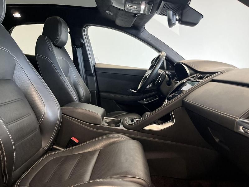Second-hand Jaguar E-Pace R-Dynamic 206 CP (151 kW) 2021 Negru SUV