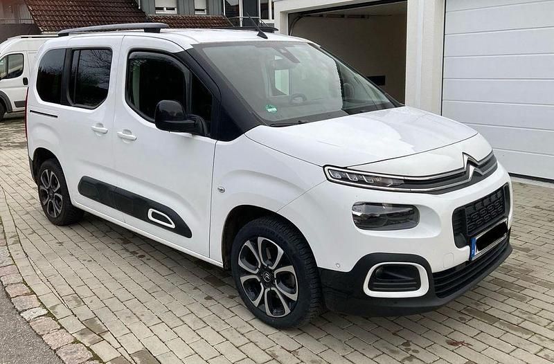 Weiß Gebraucht 2021 Citroën Berlingo Feel Van / Kleinbus | 13.600 € (Superpreis) - Bild 1/4