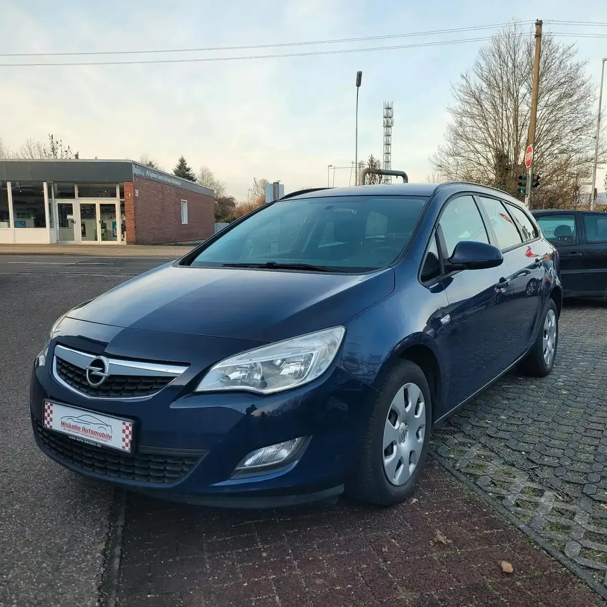Używany Opel Astra 101 KM (74 kW) 2011 Niebieski Kombi
